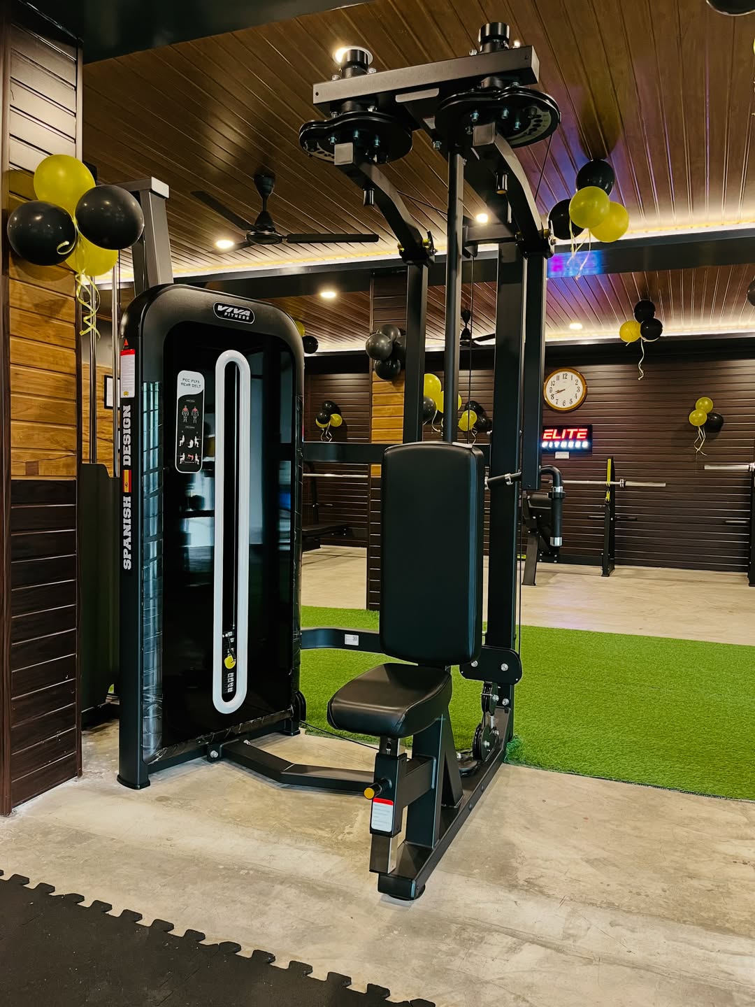 Elite Fitness interior view 06