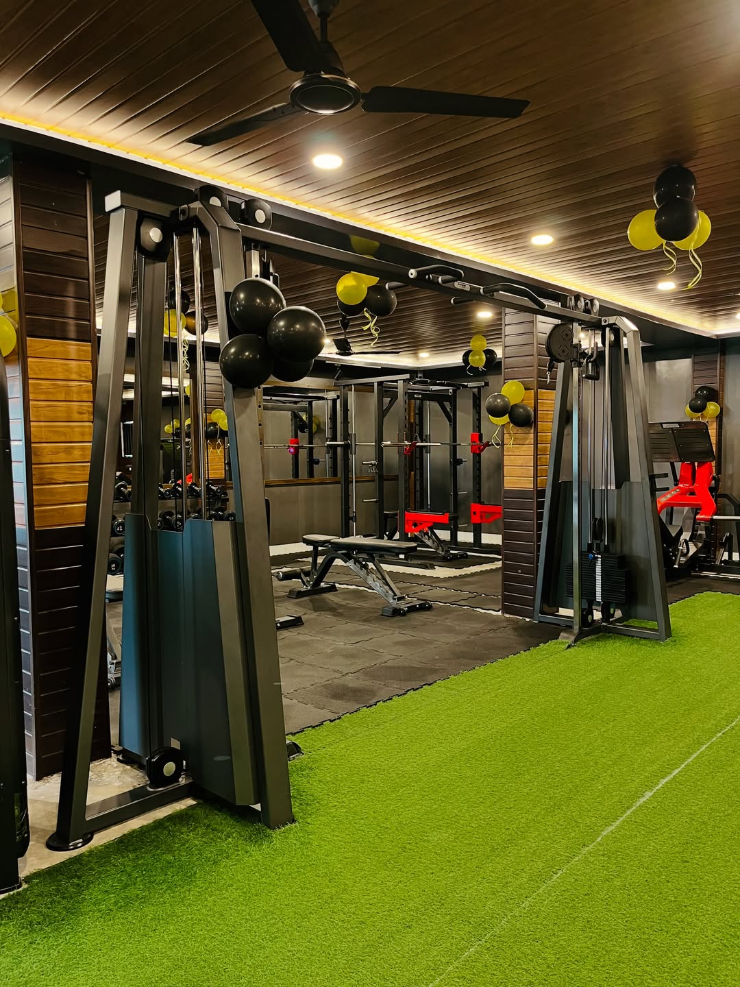 Elite Fitness interior view 10