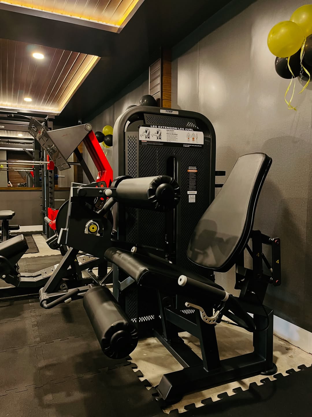 Elite Fitness interior view 18