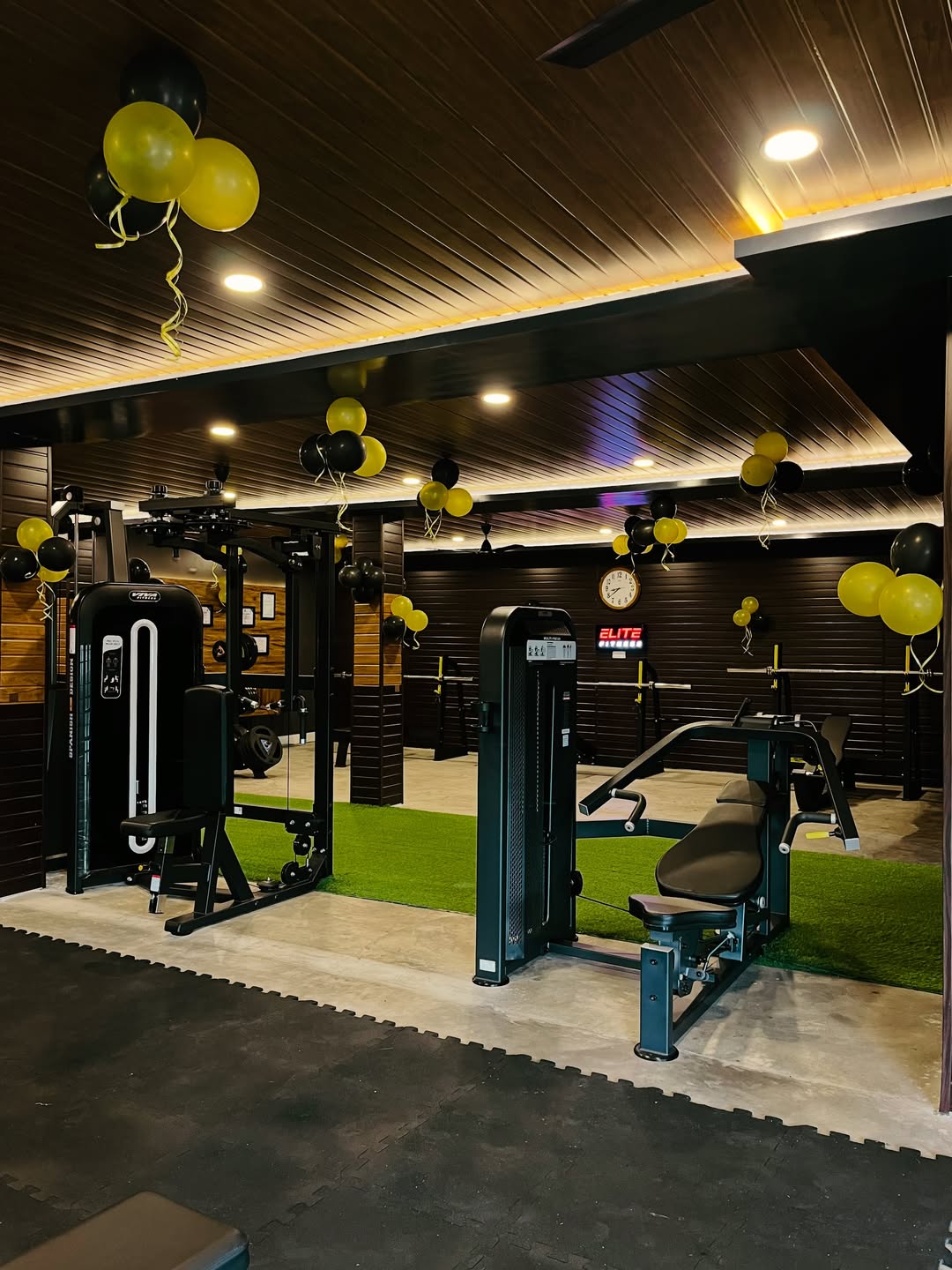 Elite Fitness interior view 07