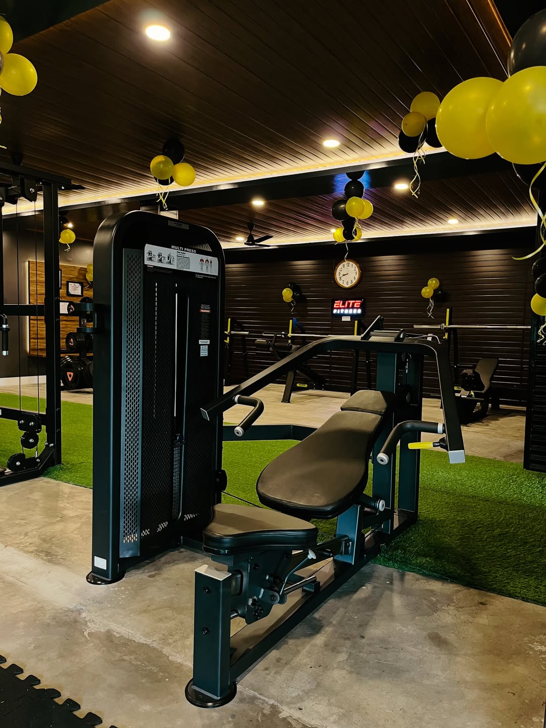 Elite Fitness interior view 05