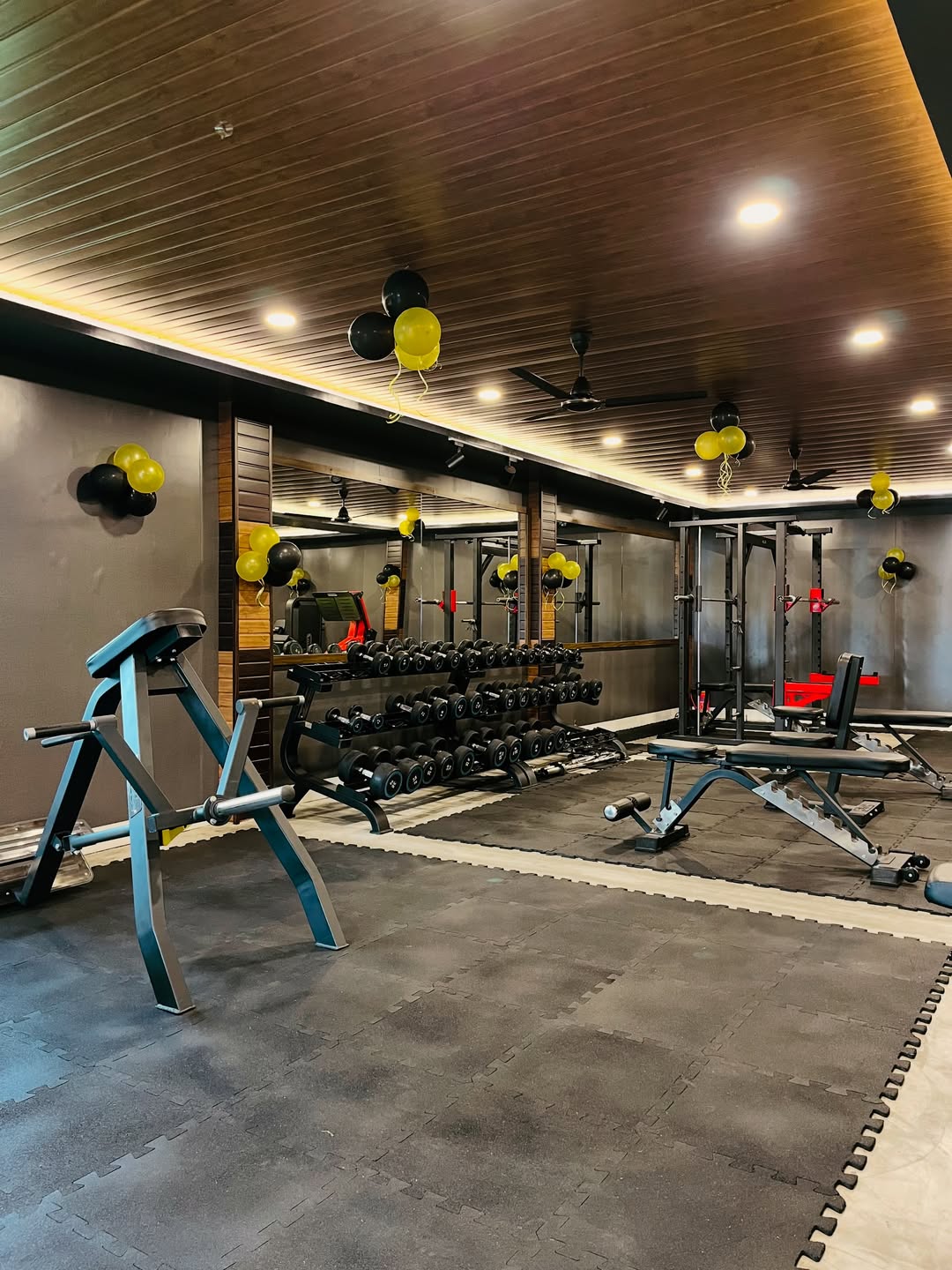 Elite Fitness interior view 02