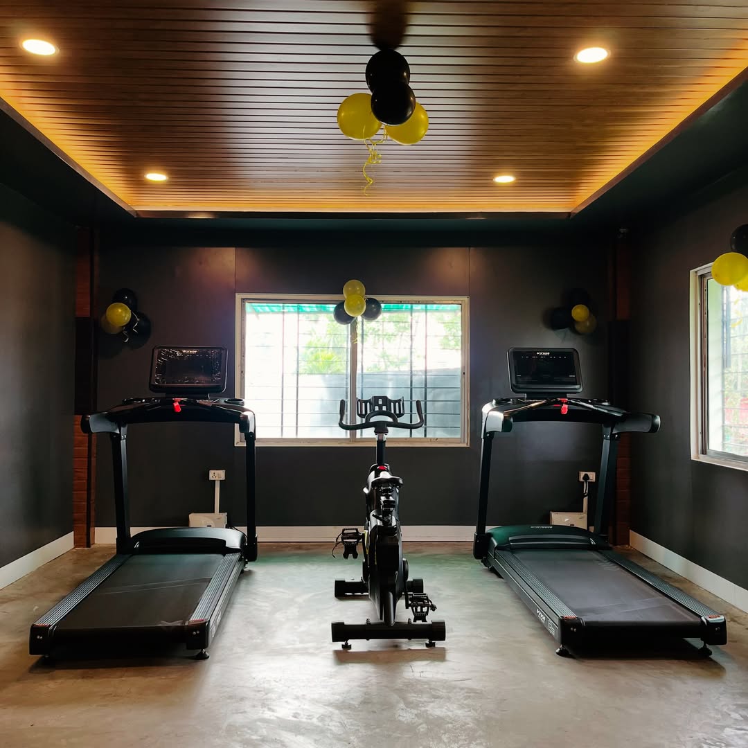 Elite Fitness interior view 08