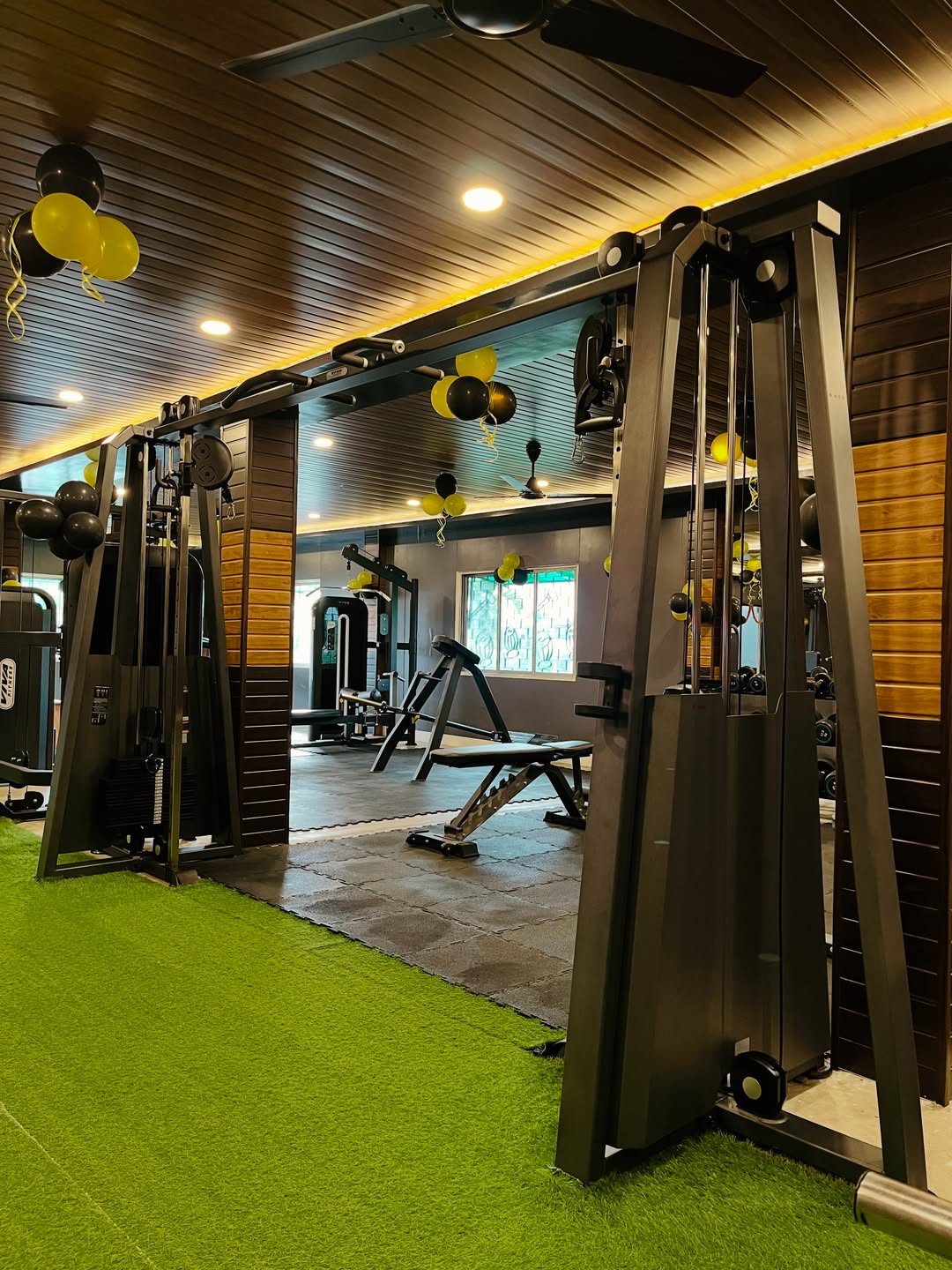 Elite Fitness interior view 11