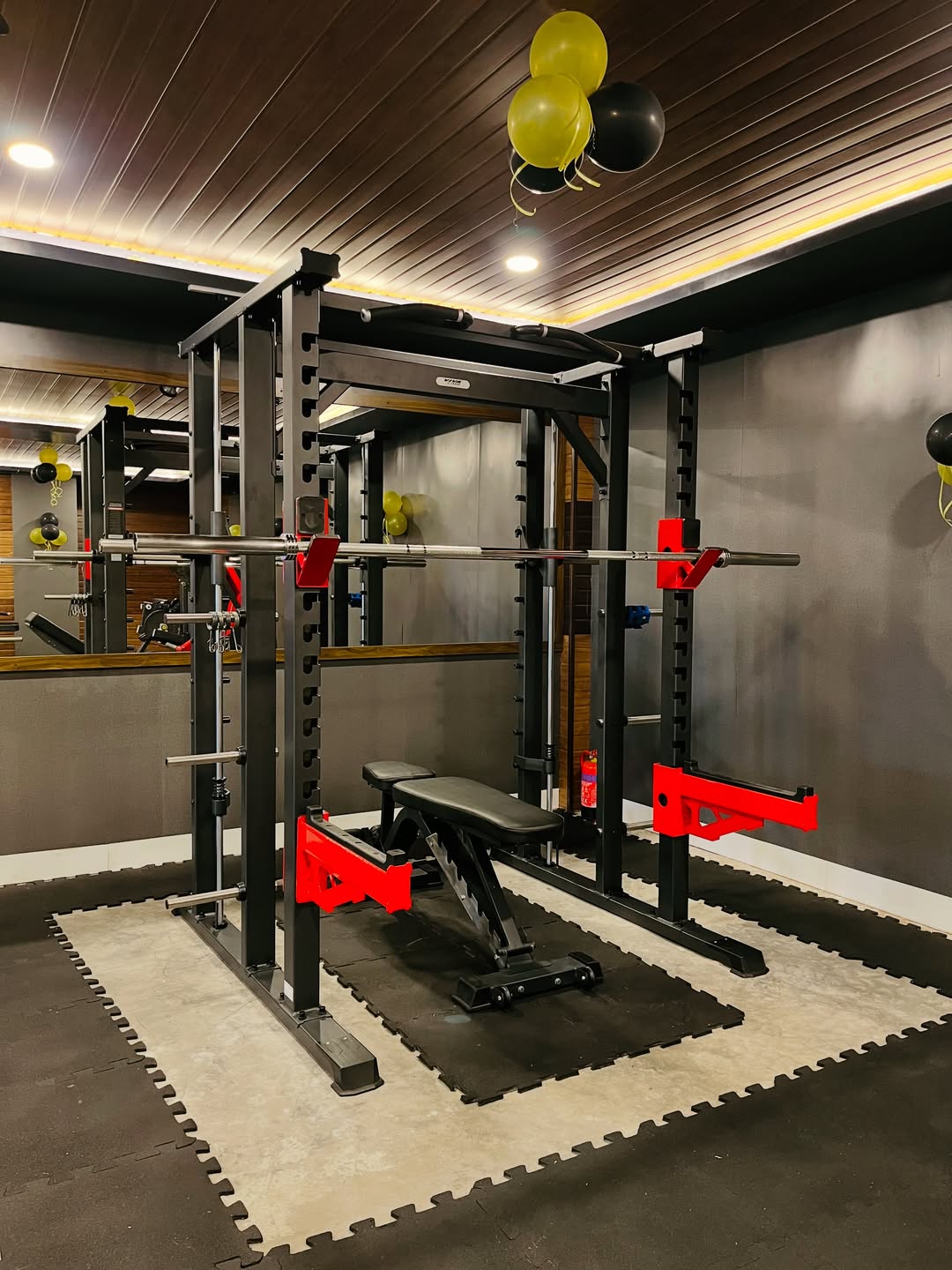Elite Fitness interior view 20
