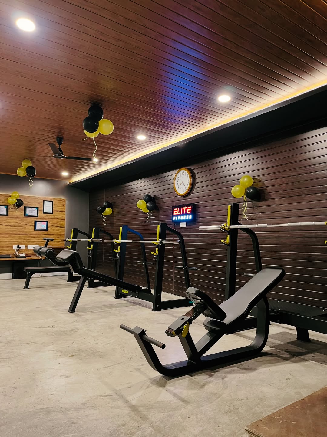 Elite Fitness interior view 16