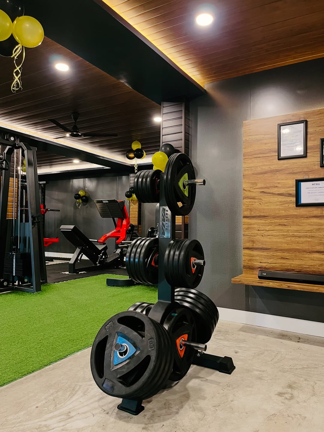 Elite Fitness interior view 01